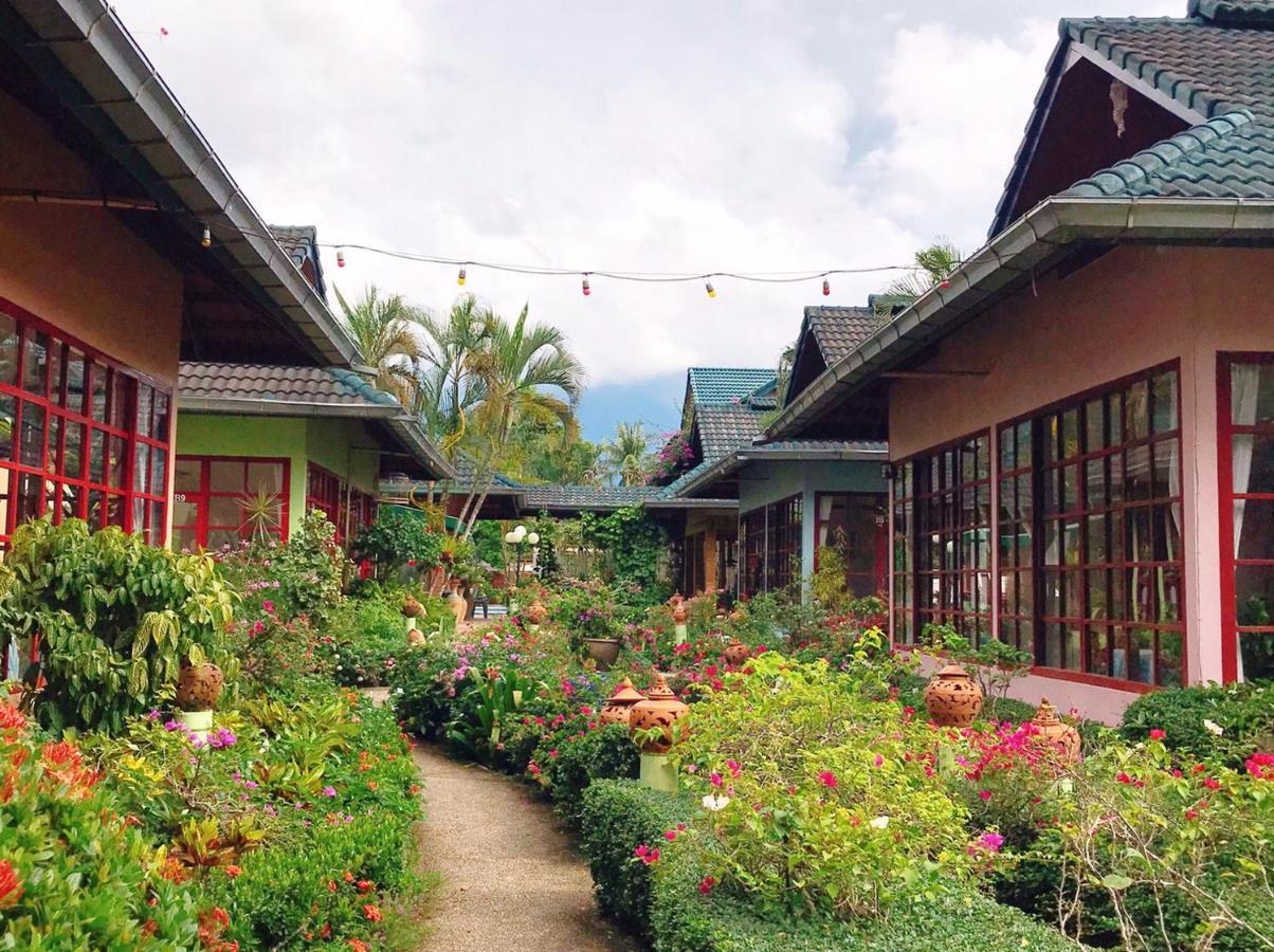 Ekman Garden Resort Sichon Exterior photo