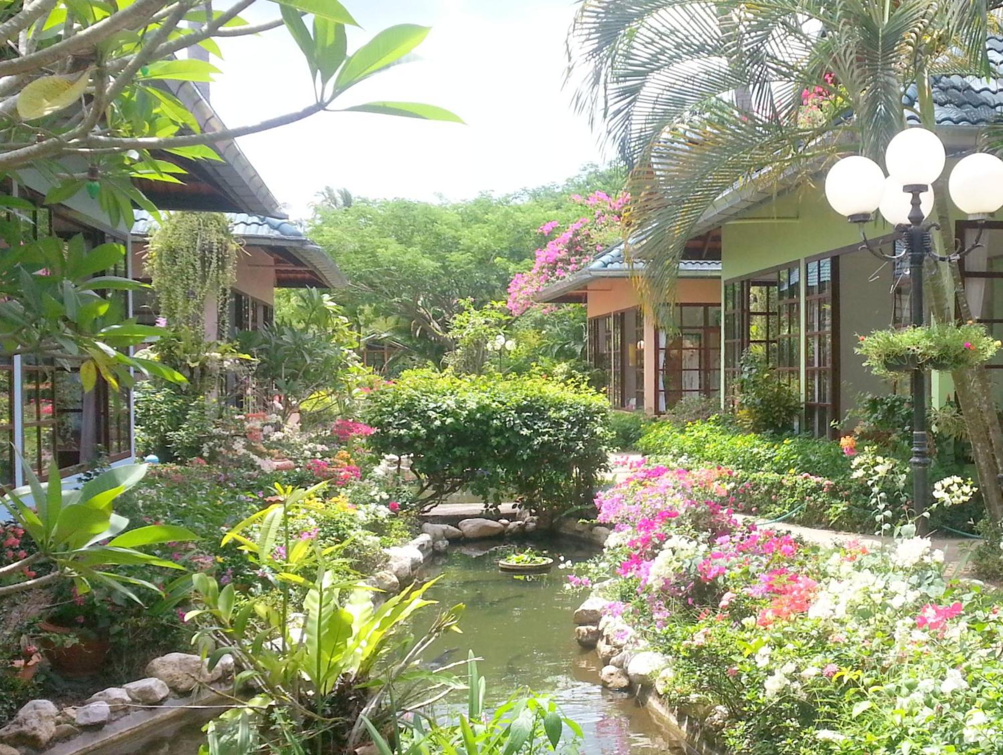 Ekman Garden Resort Sichon Exterior photo